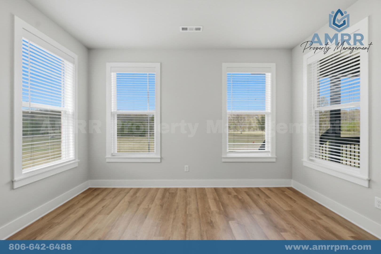 Pea Ridge House: 1124 Bunker Dr