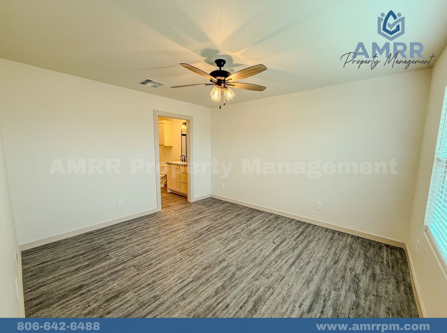 Lubbock House: 304 E 80th St