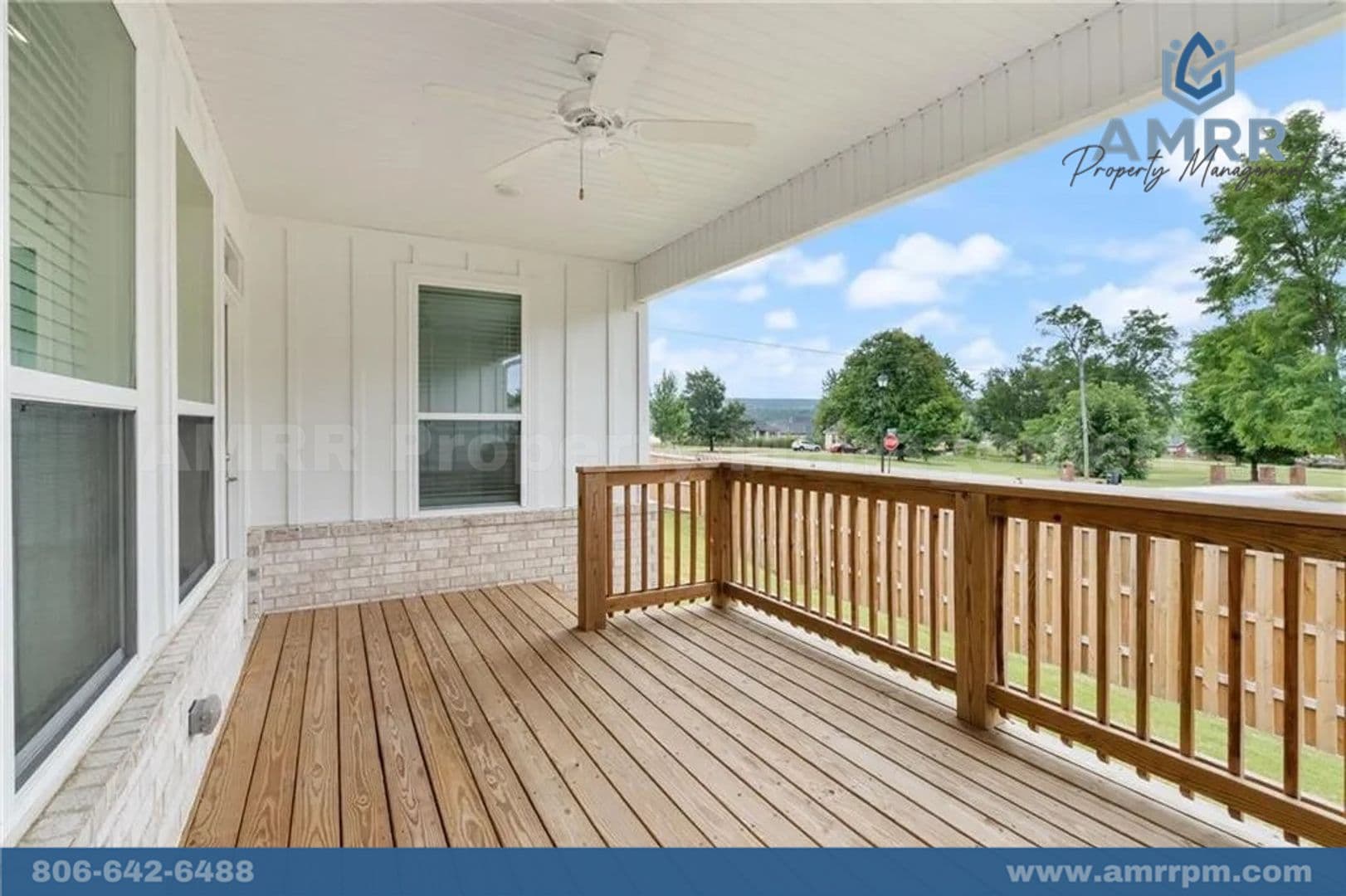 Prairie Grove House: 807 Mueller Way
