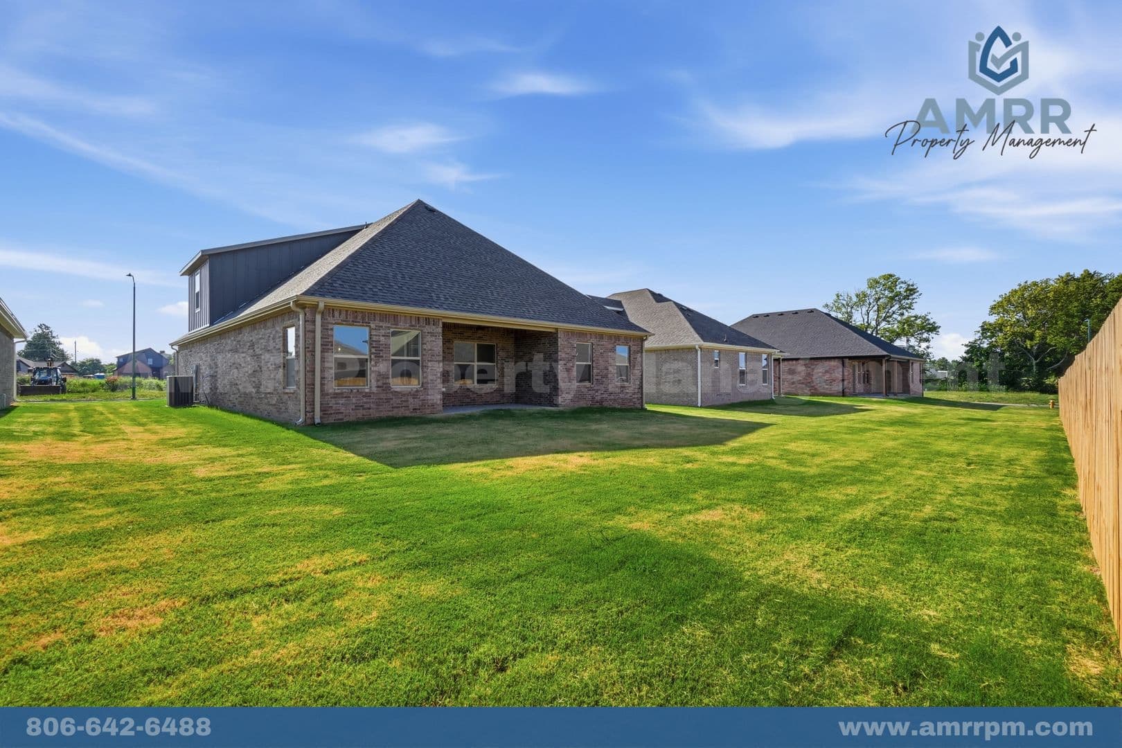 Siloam Springs House: 2304 N Zane St