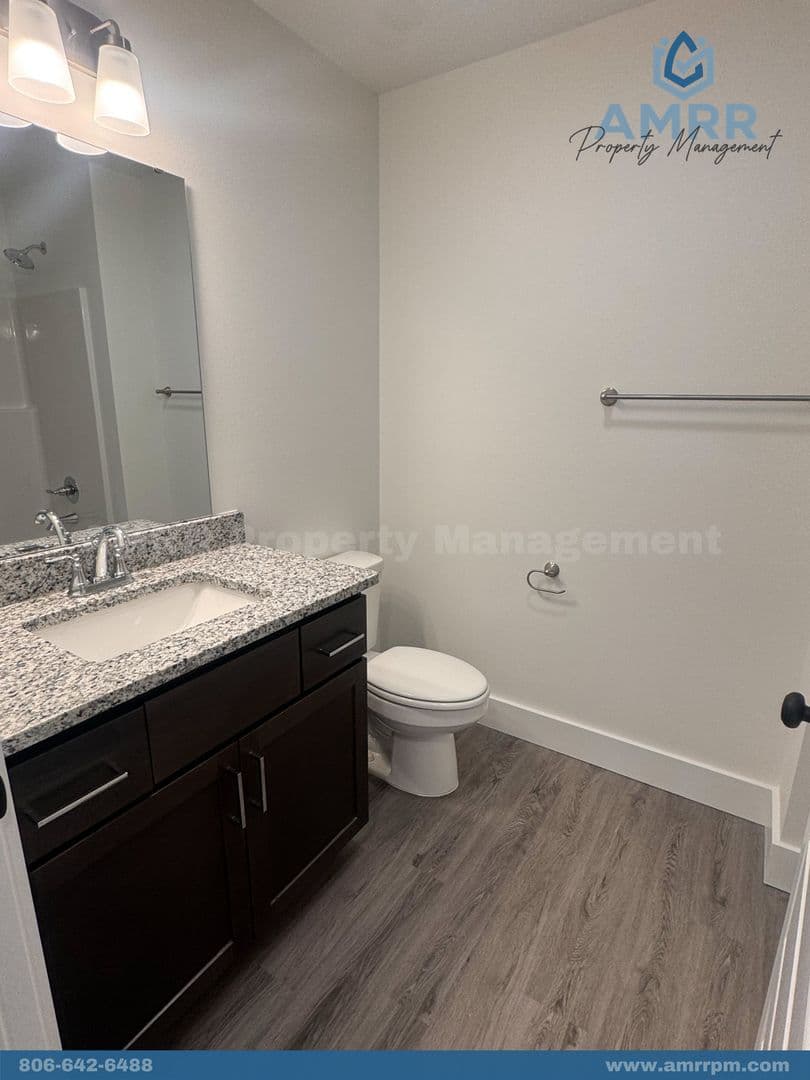 Pea Ridge House: 2032 Porter St