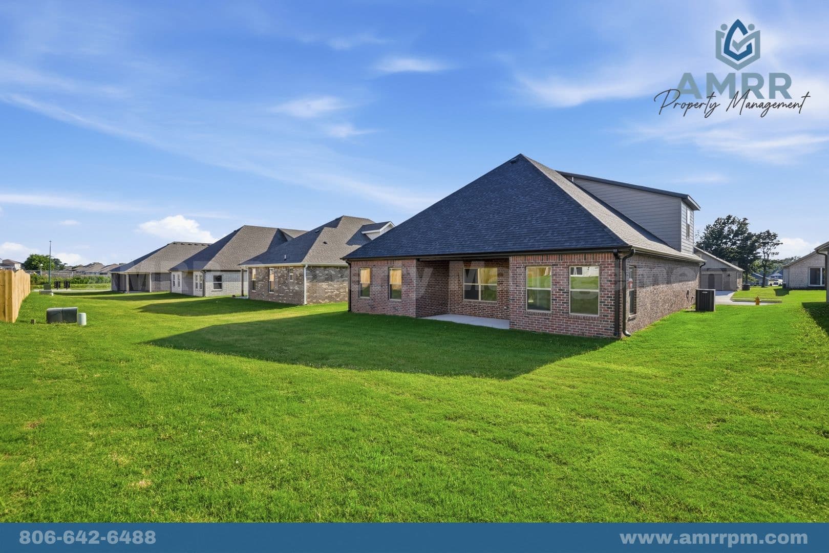 Siloam Springs House: 2307 N Lexington St