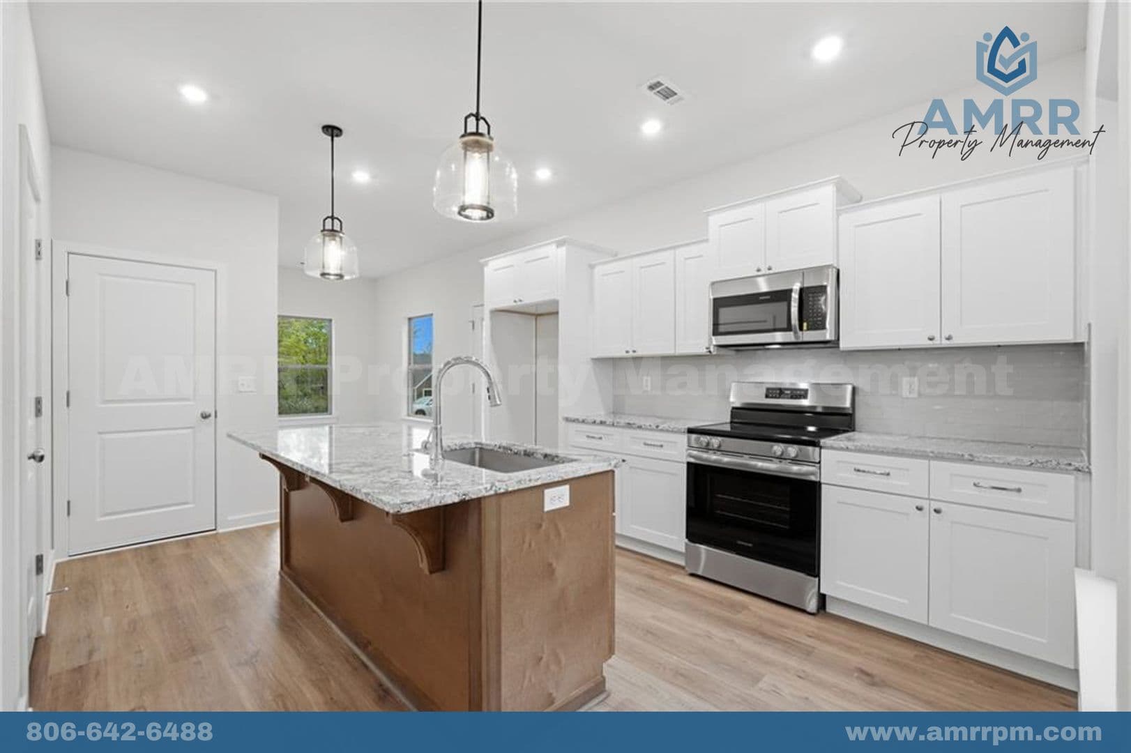 Bella Vista House: 276 Kinross Dr