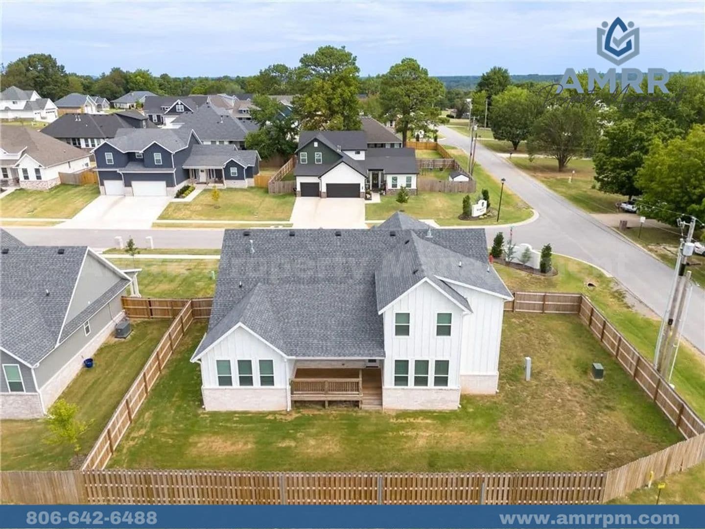 Prairie Grove House: 807 Mueller Way