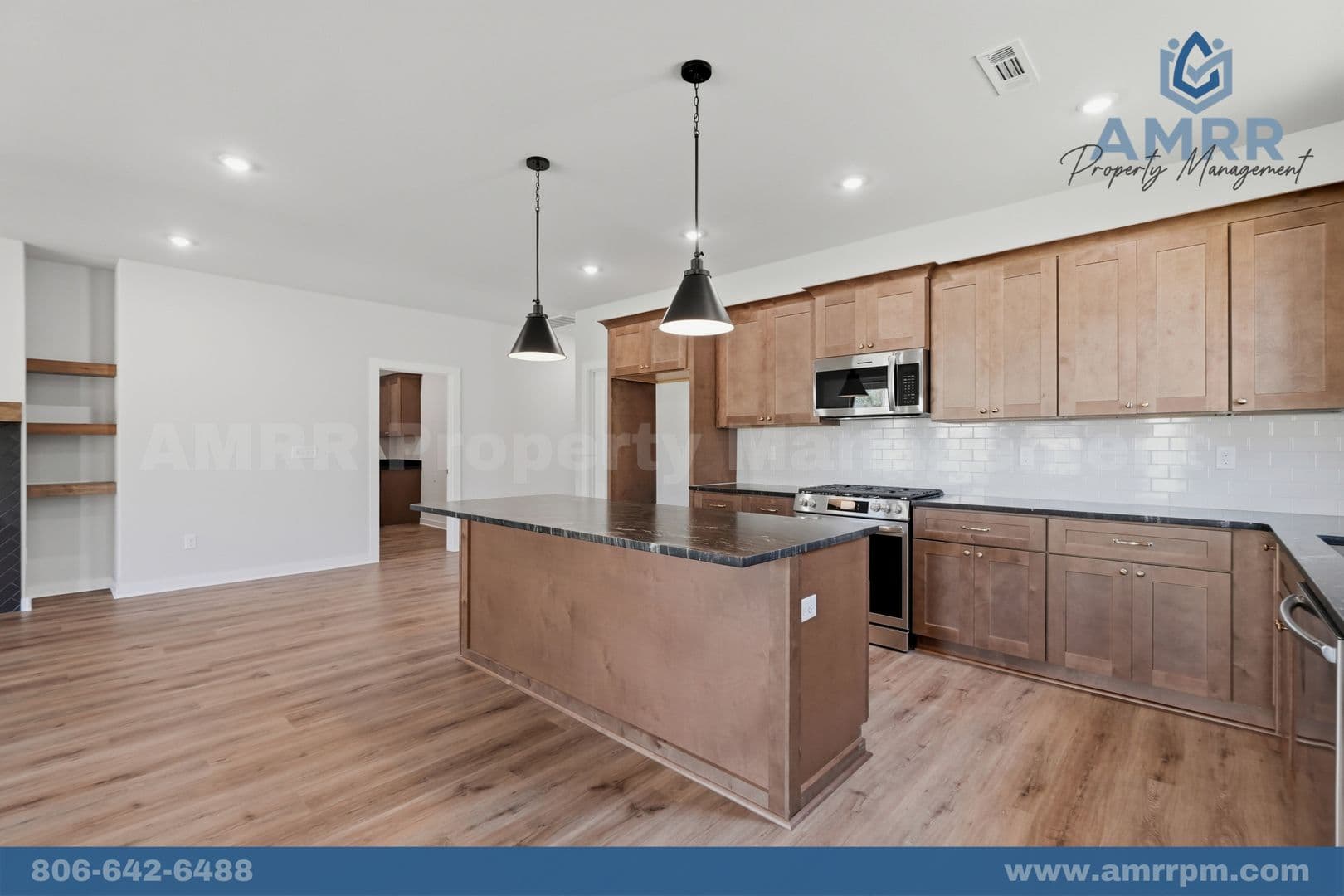 Siloam Springs House: 2301 N Lexington St