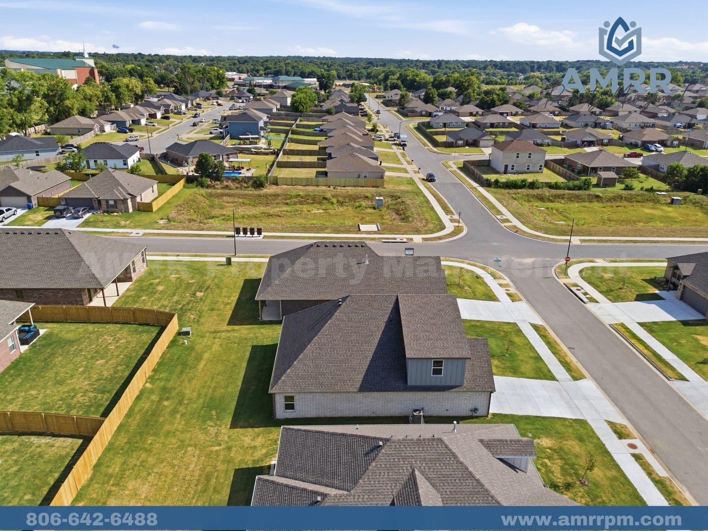 Siloam Springs House: 2301 N Lexington St