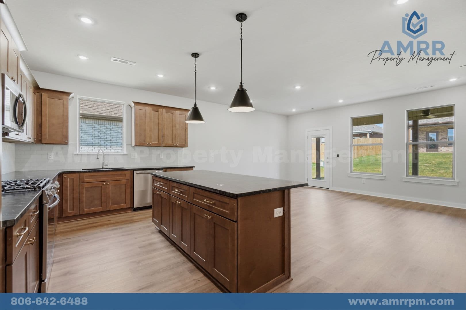 Siloam Springs House: 2301 N Lexington St