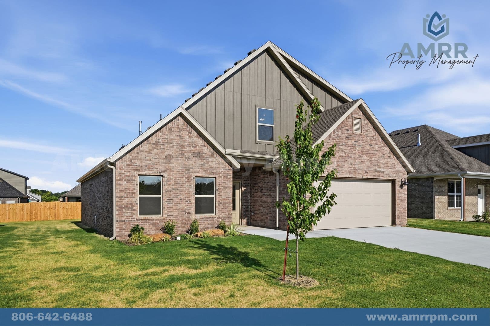 Siloam Springs House: 2304 N Zane St