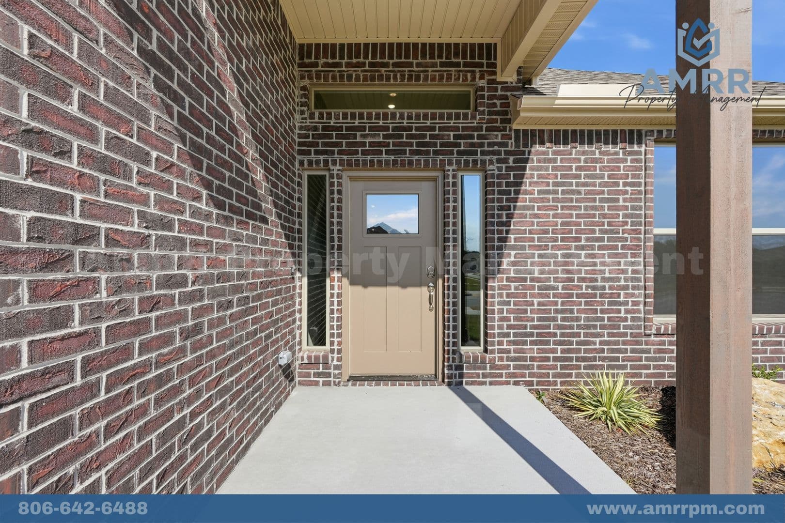 Siloam Springs House: 2301 N Lexington St