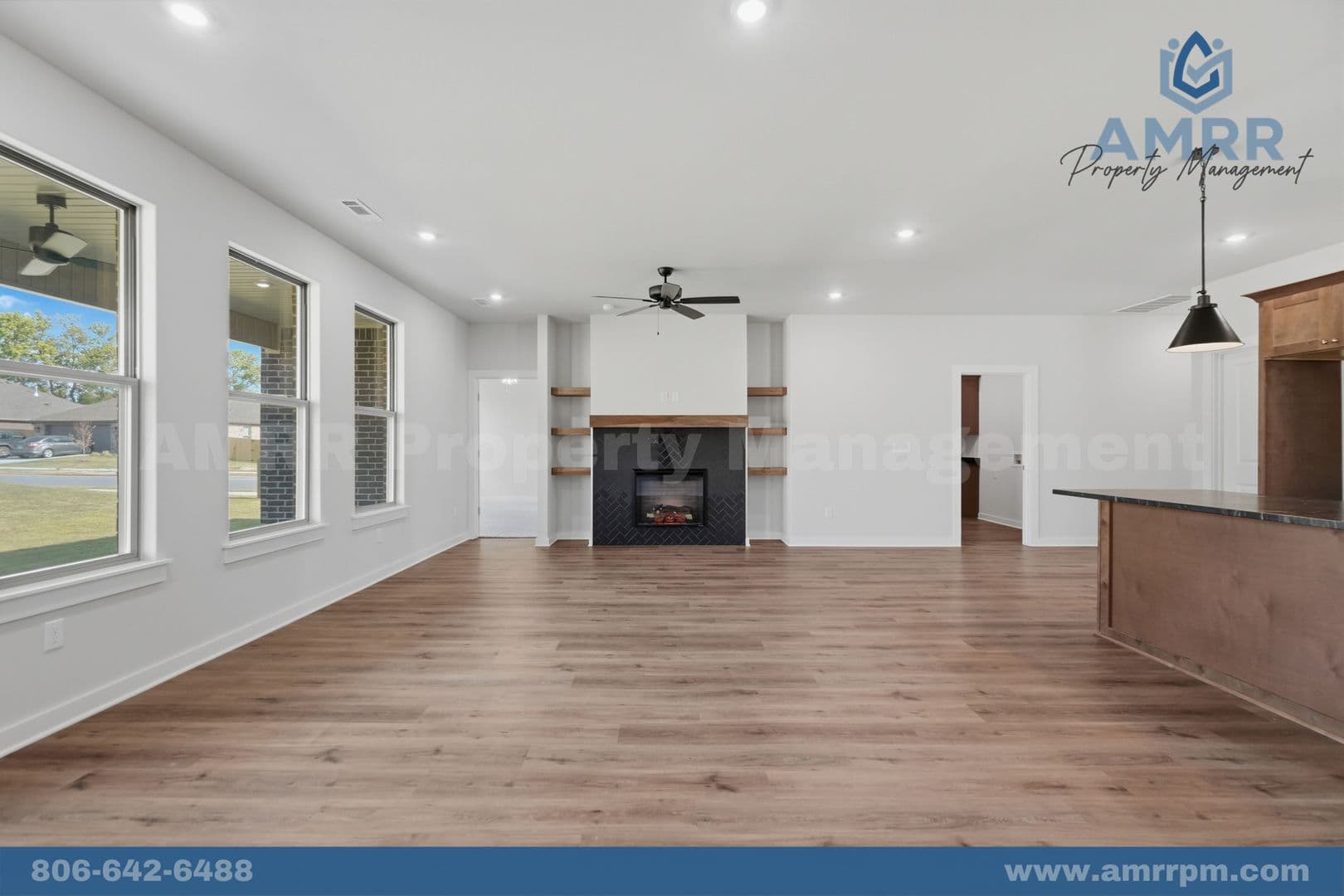 Siloam Springs House: 2301 N Lexington St
