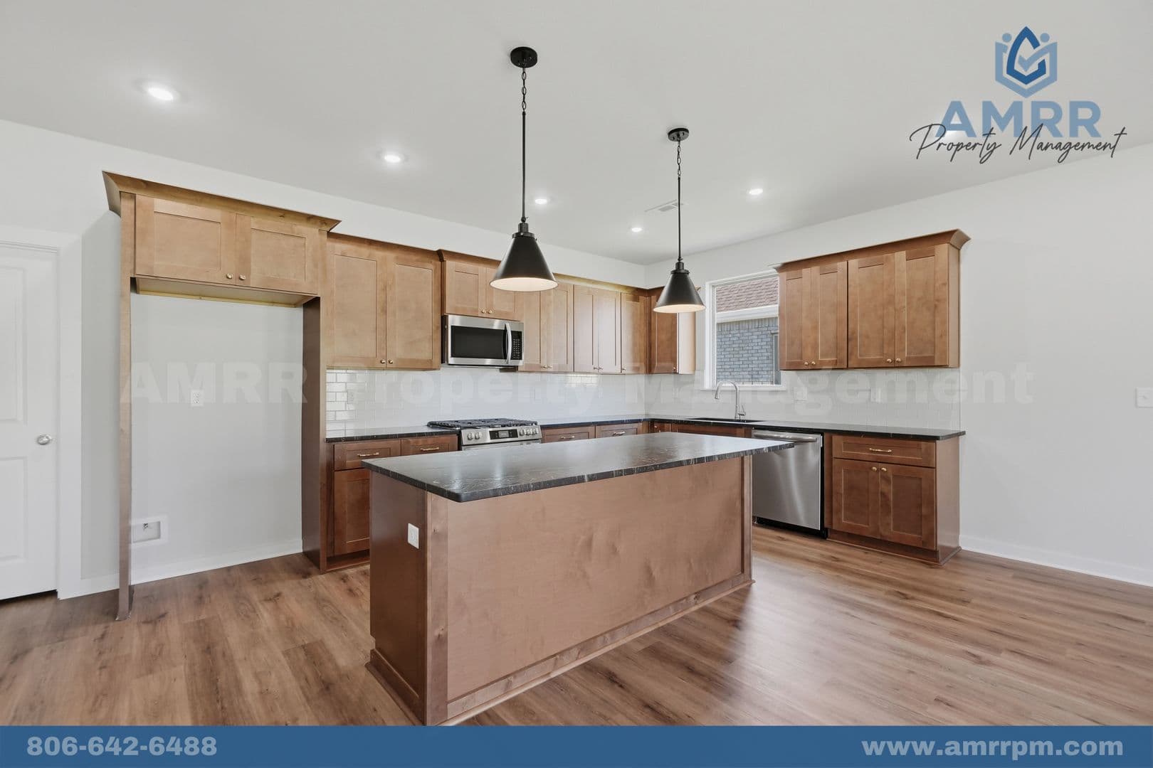 Siloam Springs House: 2301 N Lexington St