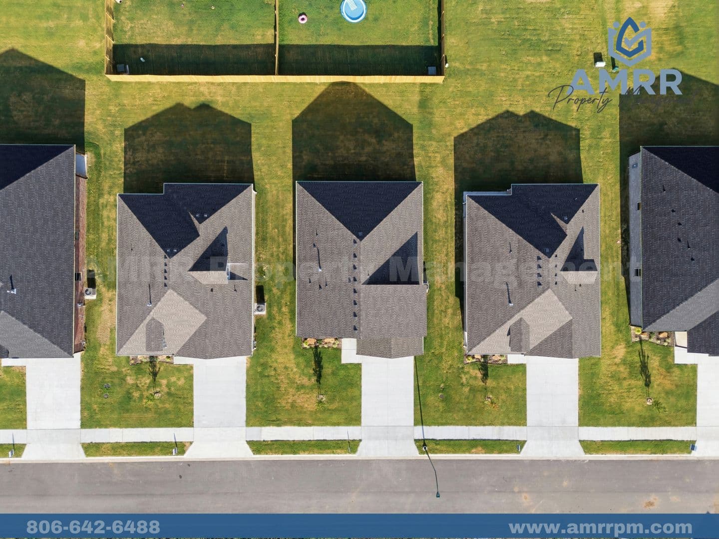 Siloam Springs House: 2304 N Zane St