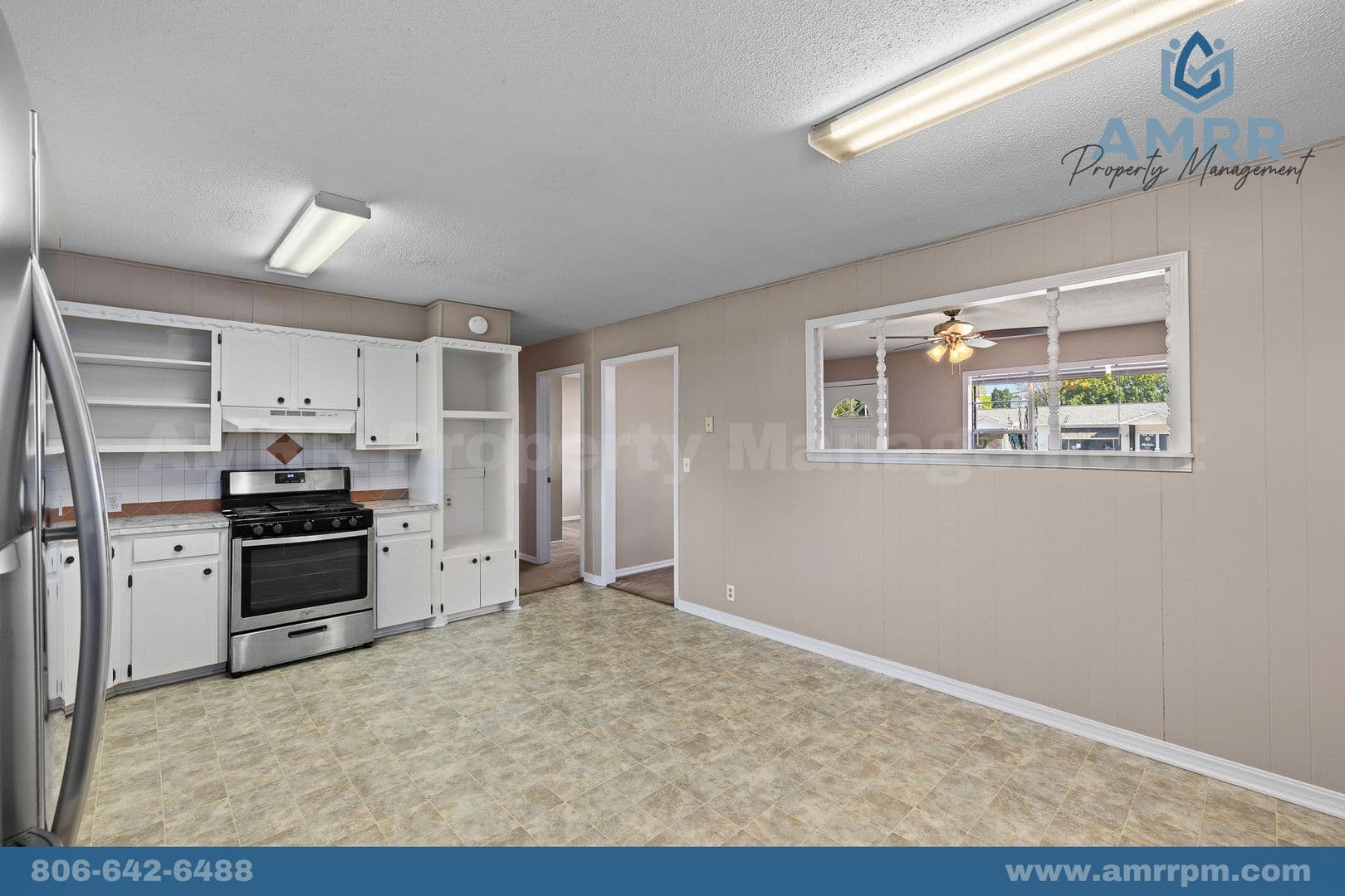 Gentry House: 141 W Main St