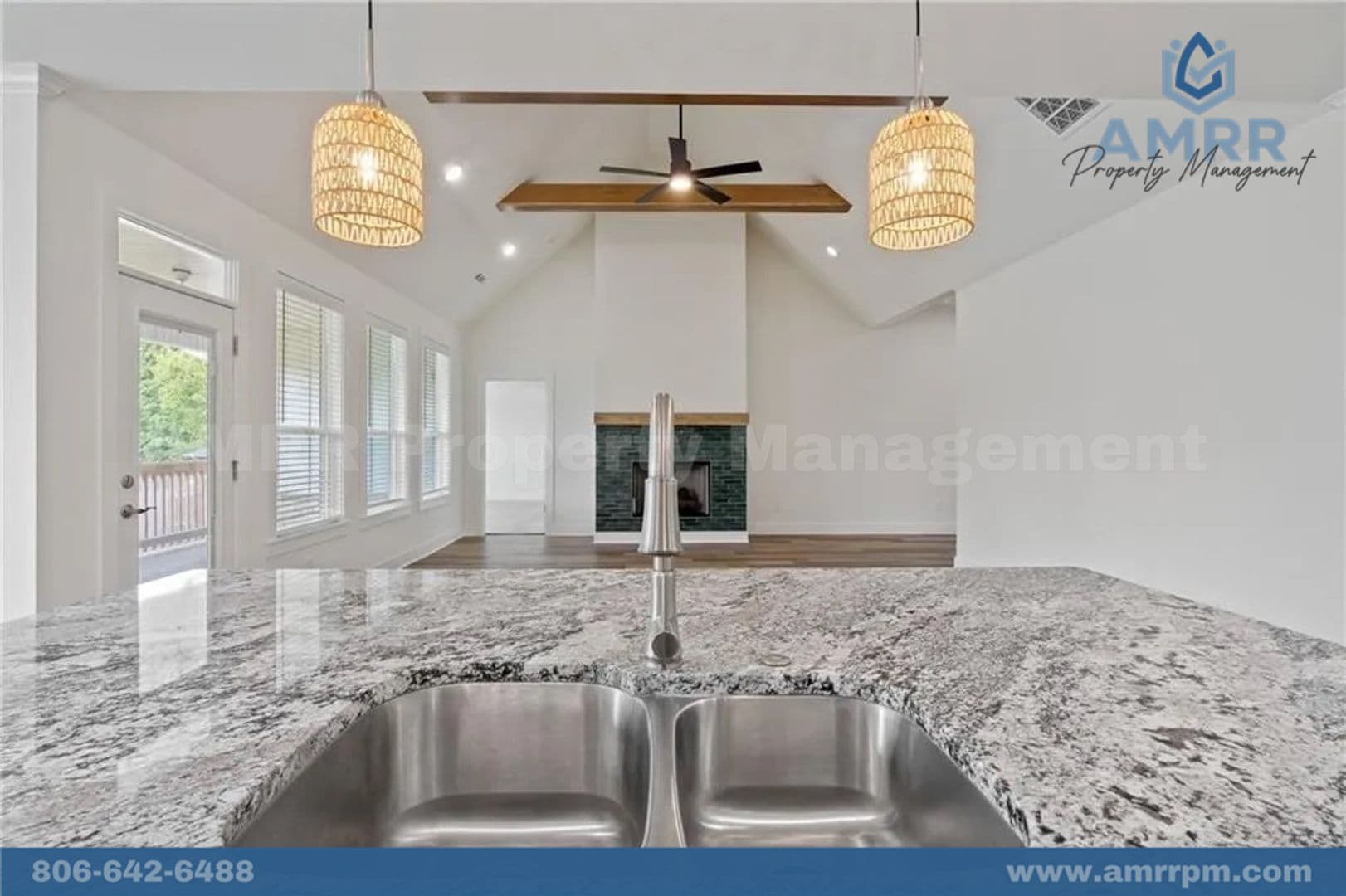 Prairie Grove House: 807 Mueller Way