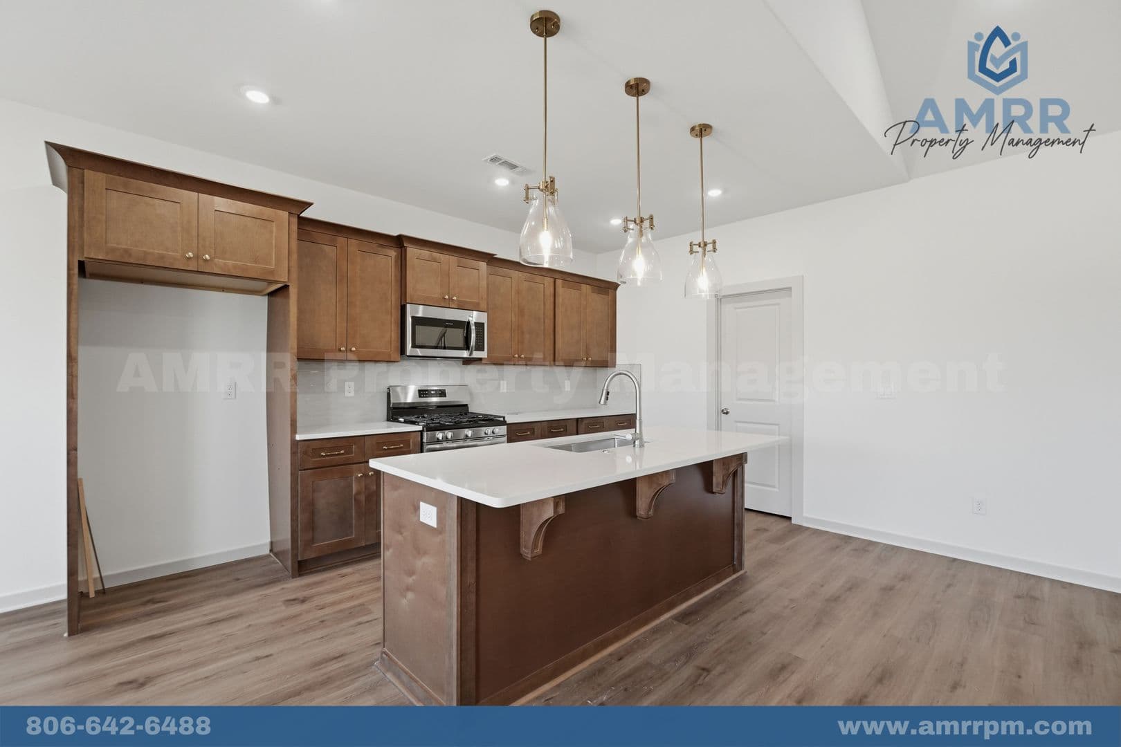 Siloam Springs House: 2304 N Zane St