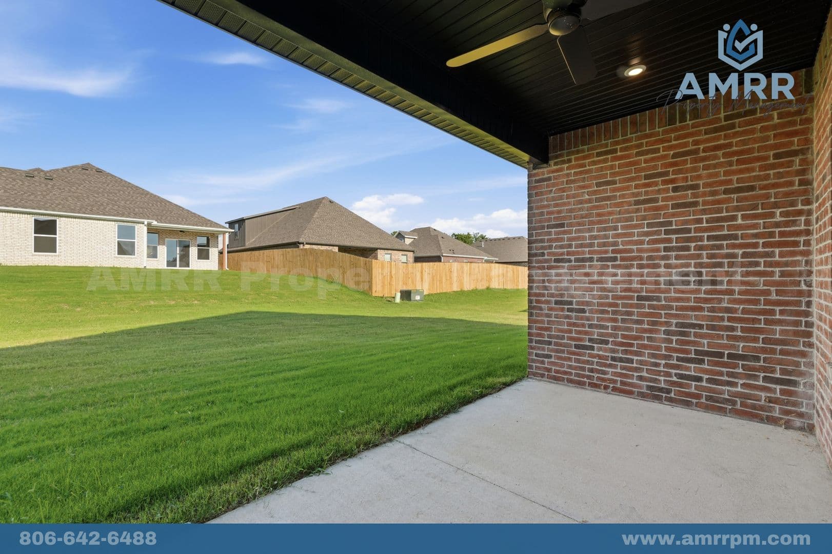 Siloam Springs House: 2307 N Lexington St