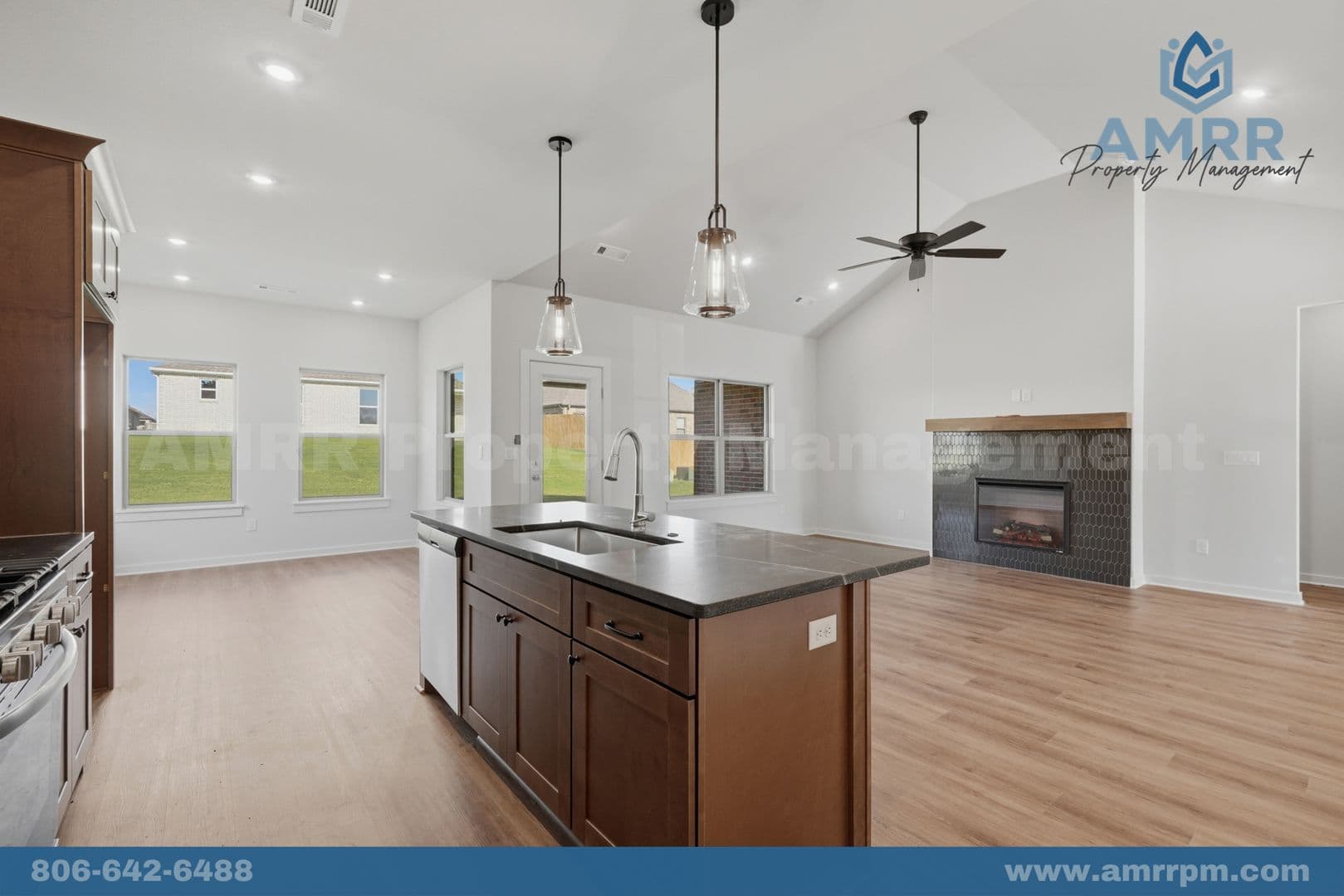 Siloam Springs House: 2307 N Lexington St