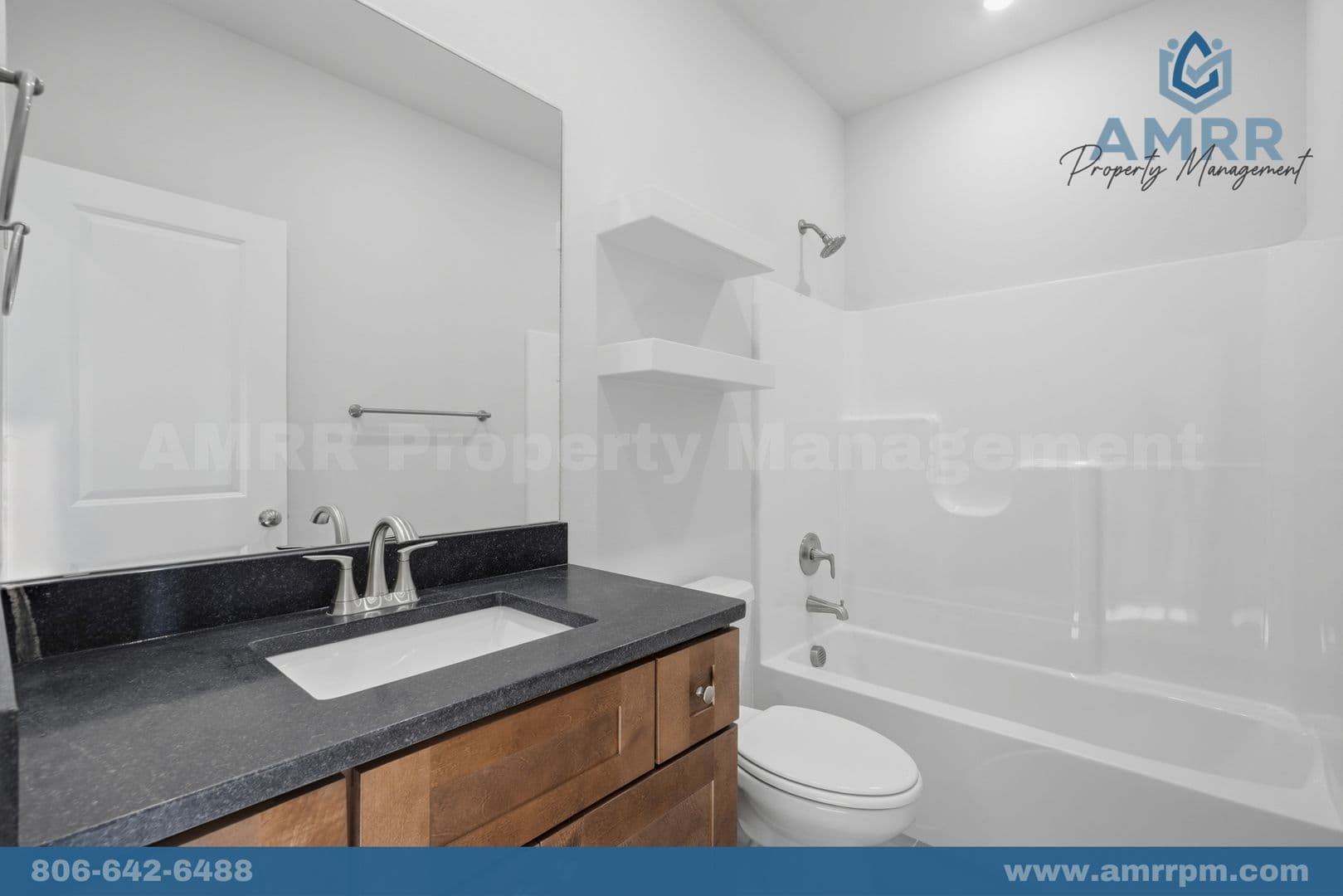 Siloam Springs House: 2307 N Lexington St