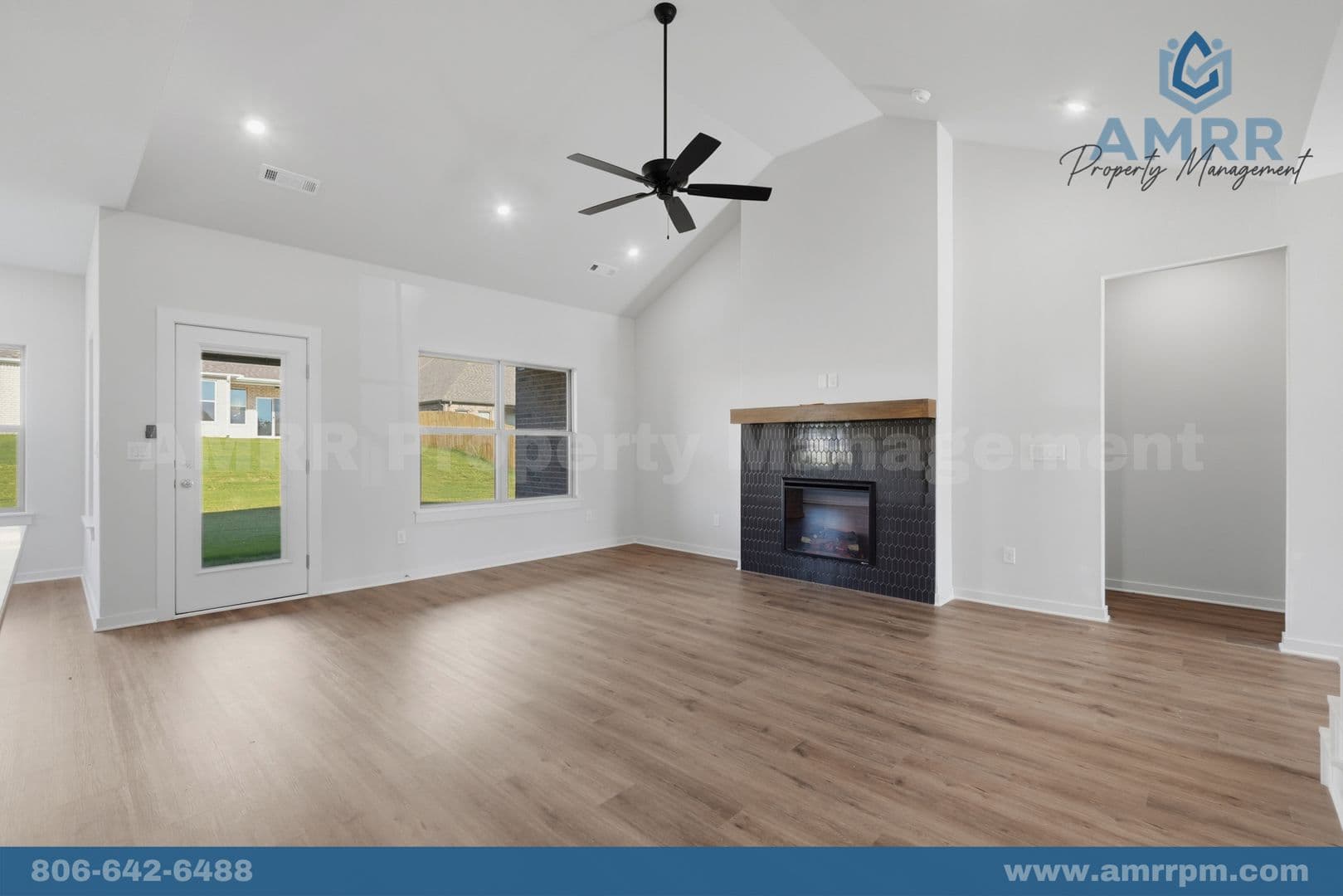 Siloam Springs House: 2307 N Lexington St