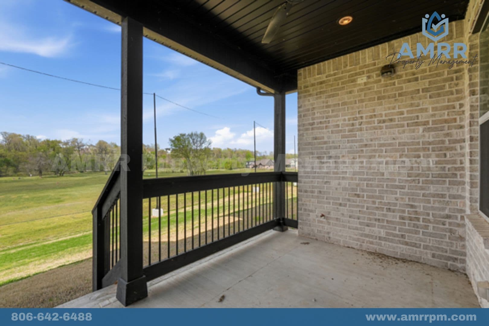 Pea Ridge House: 1124 Bunker Dr