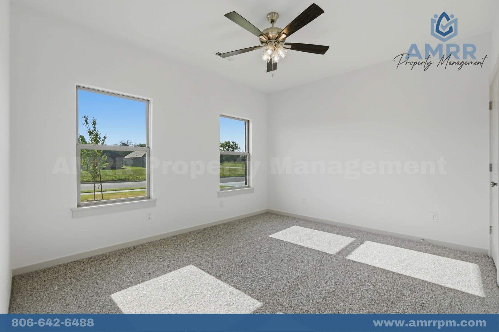 Siloam Springs House: 2304 N Zane St