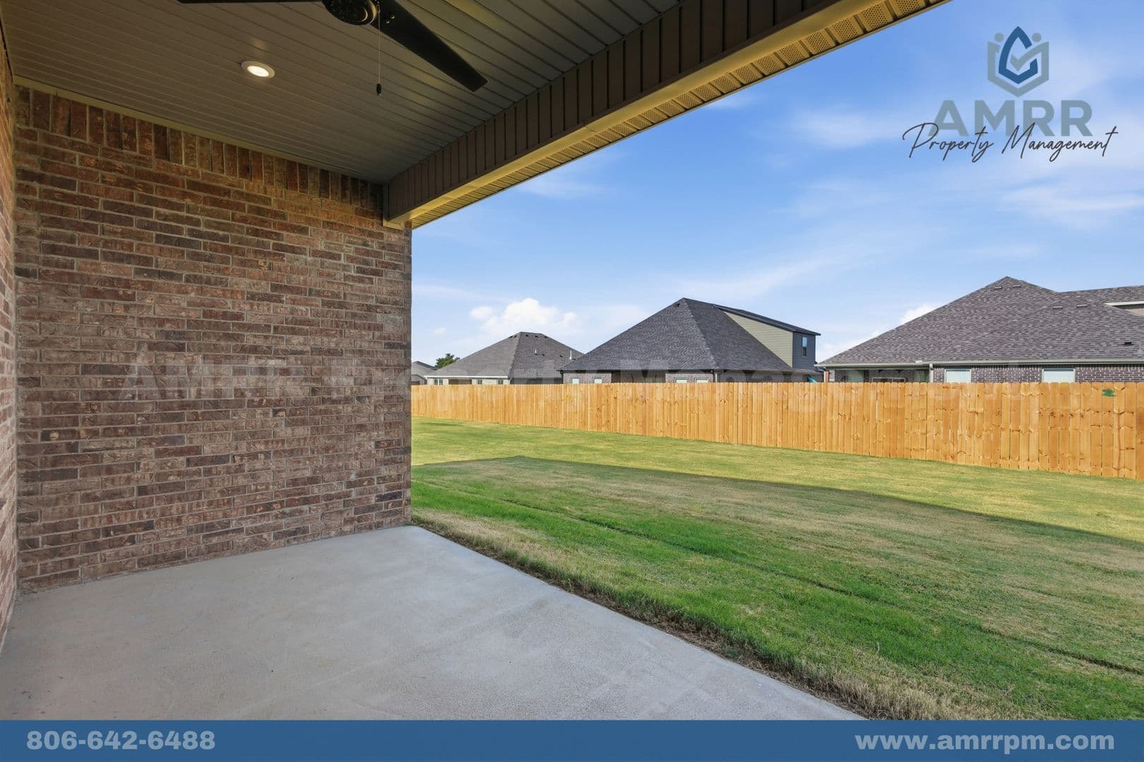 Siloam Springs House: 2304 N Zane St