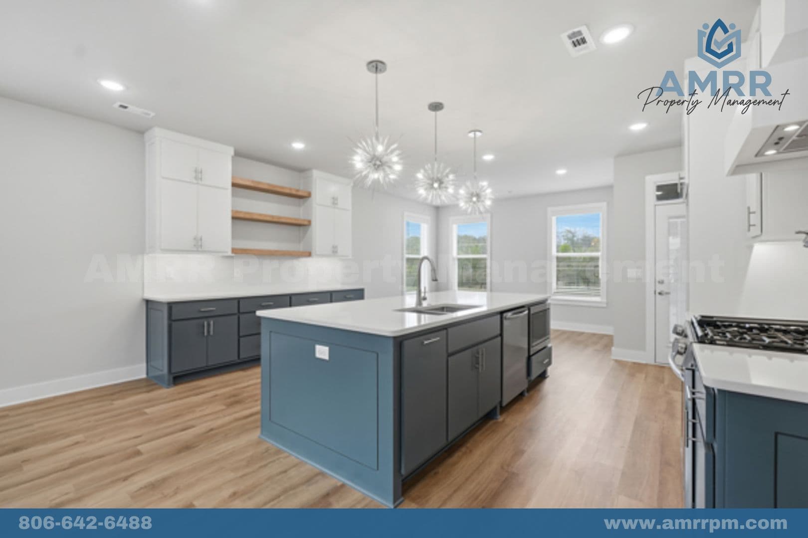 Pea Ridge House: 1124 Bunker Dr