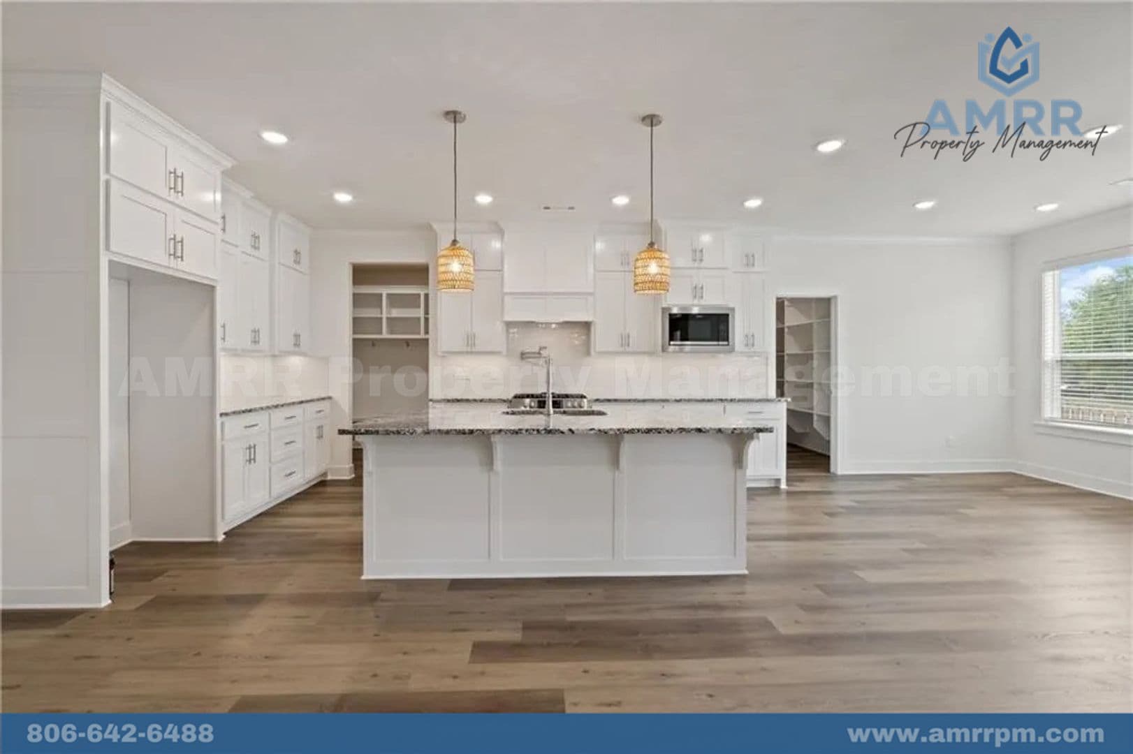 Prairie Grove House: 807 Mueller Way