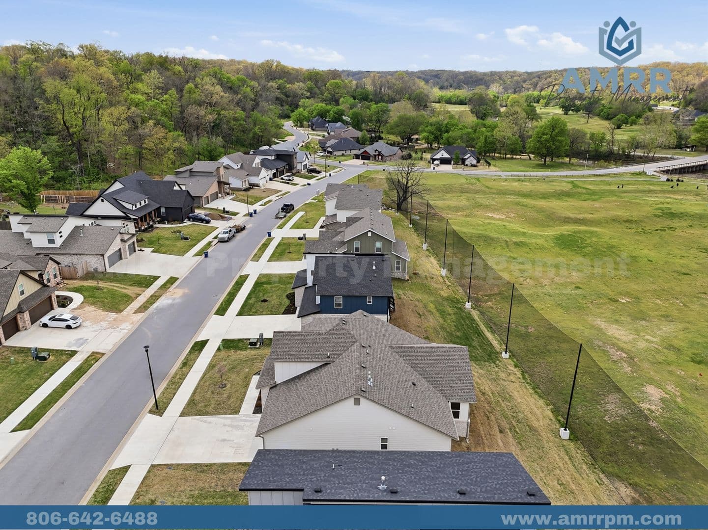 Pea Ridge House: 1124 Bunker Dr