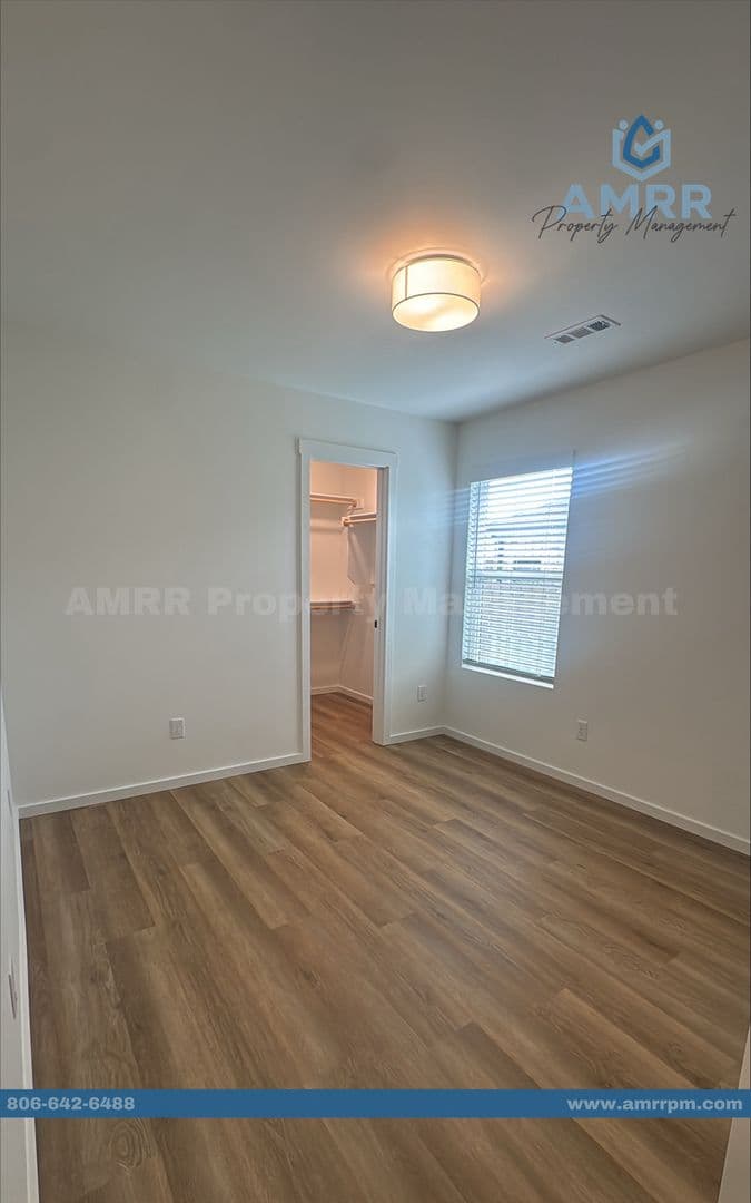 Pea Ridge House: 2028 Porter St