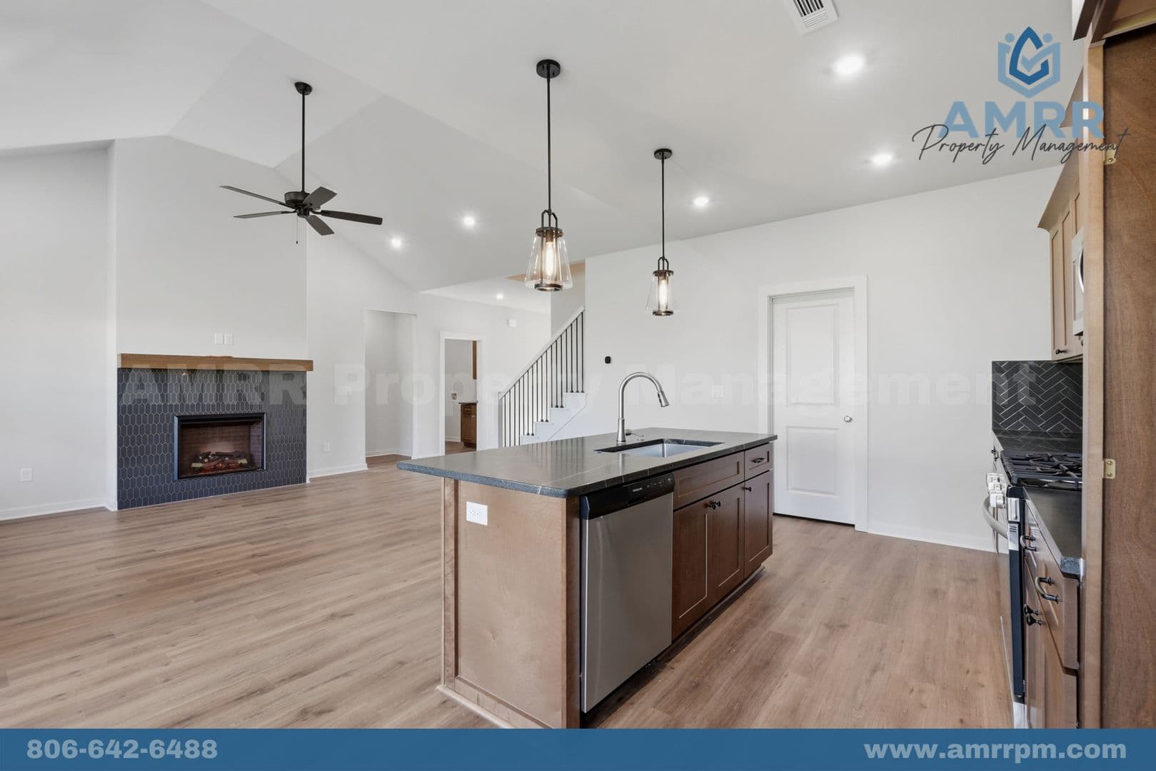 Siloam Springs House: 2307 N Lexington St