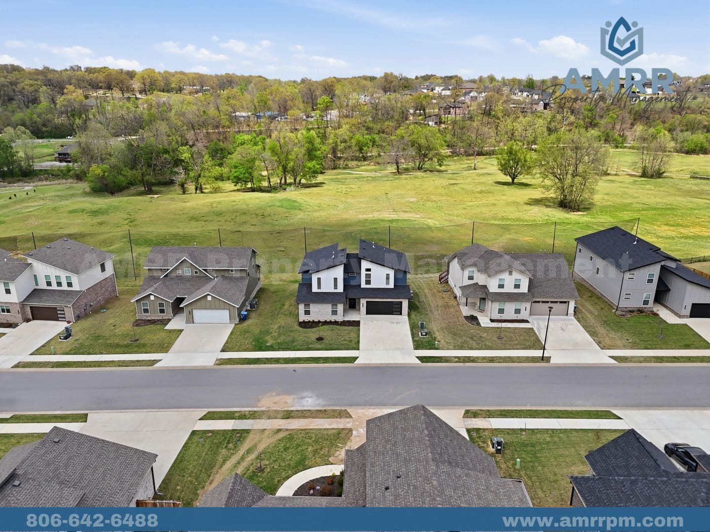 Pea Ridge House: 1124 Bunker Dr