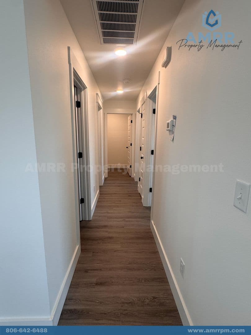 Pea Ridge House: 2032 Porter St