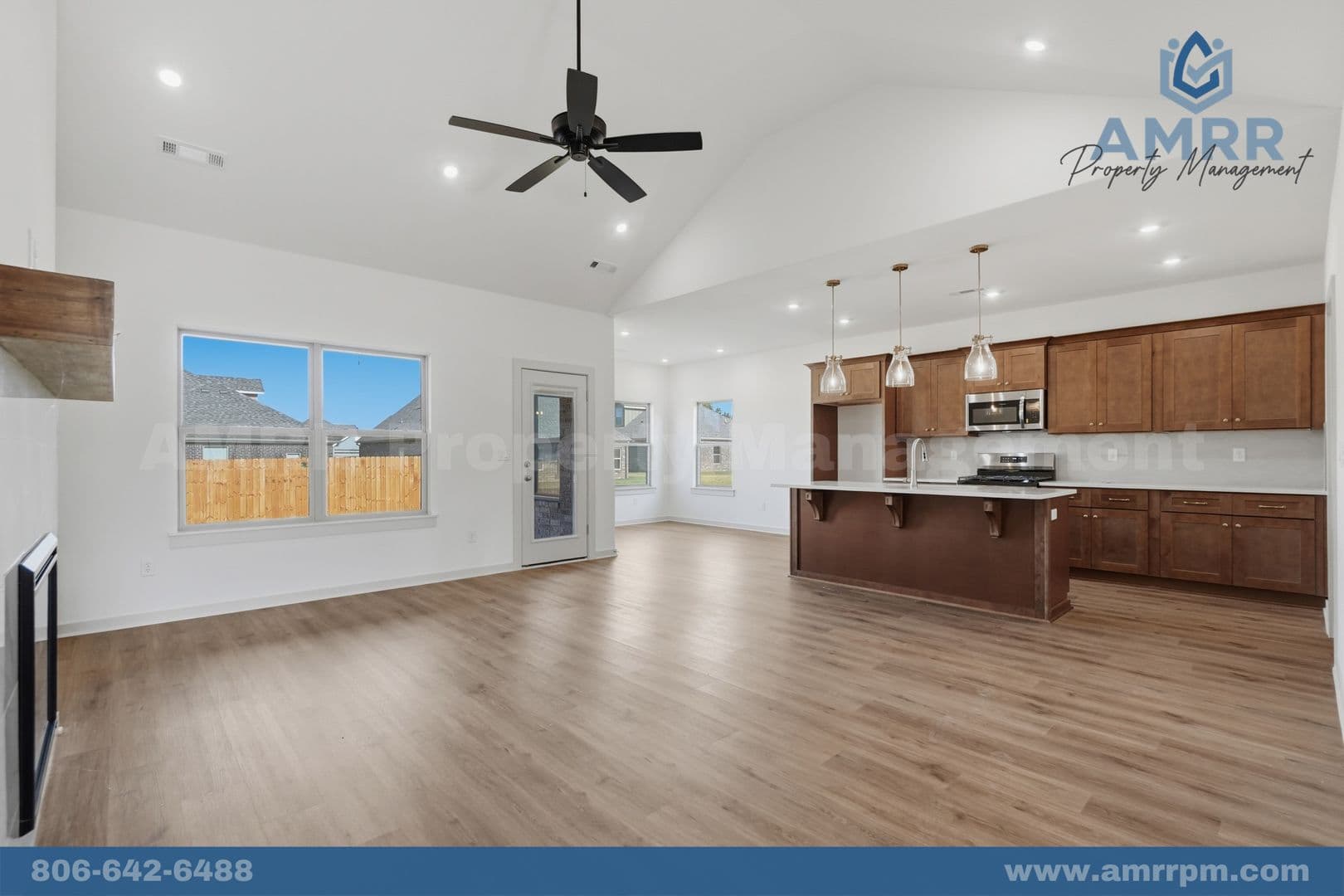 Siloam Springs House: 2304 N Zane St