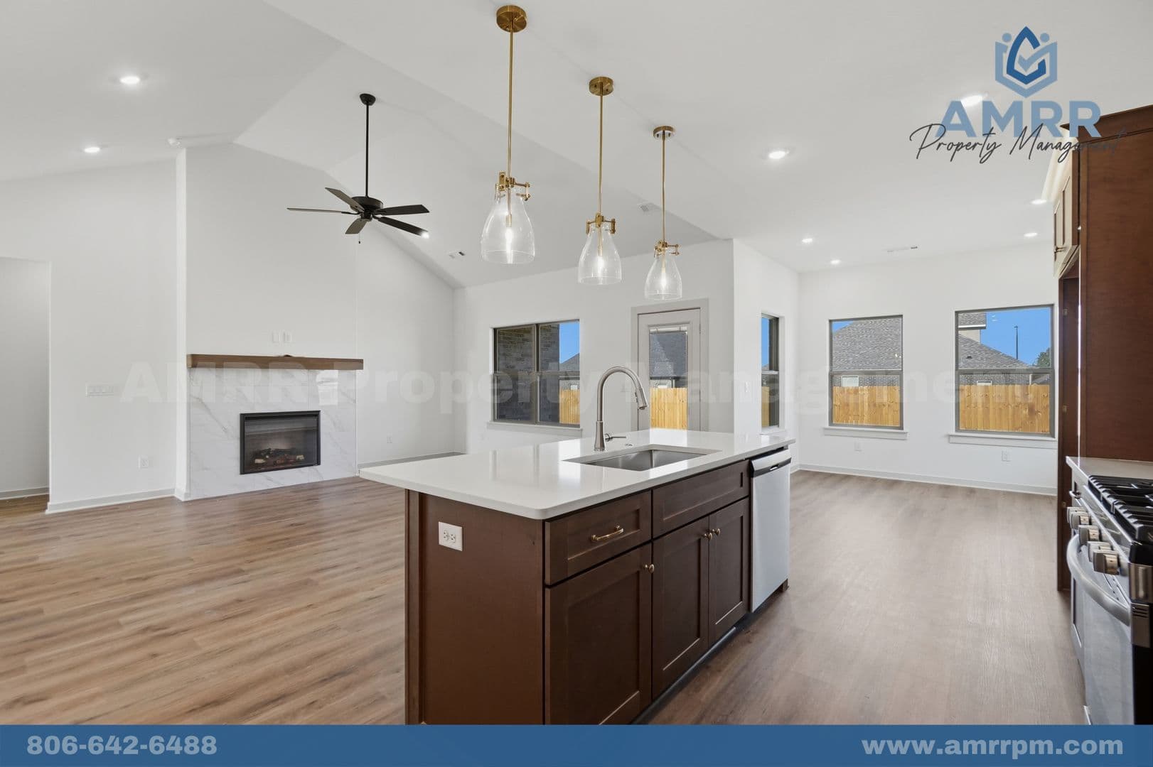 Siloam Springs House: 2304 N Zane St