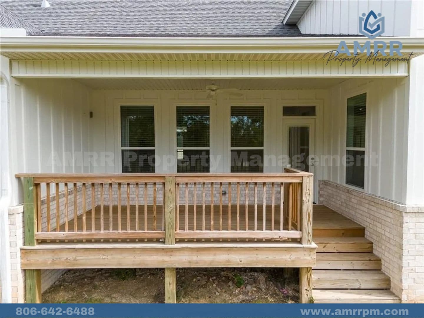 Prairie Grove House: 807 Mueller Way
