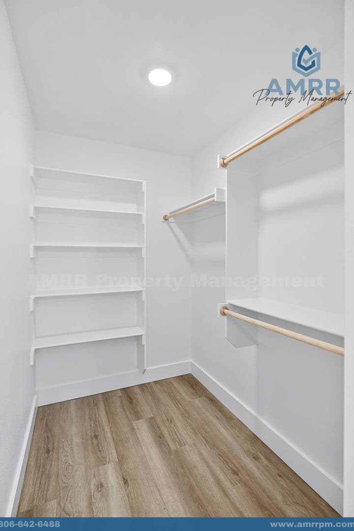 Pea Ridge House: 1806 Farmer St