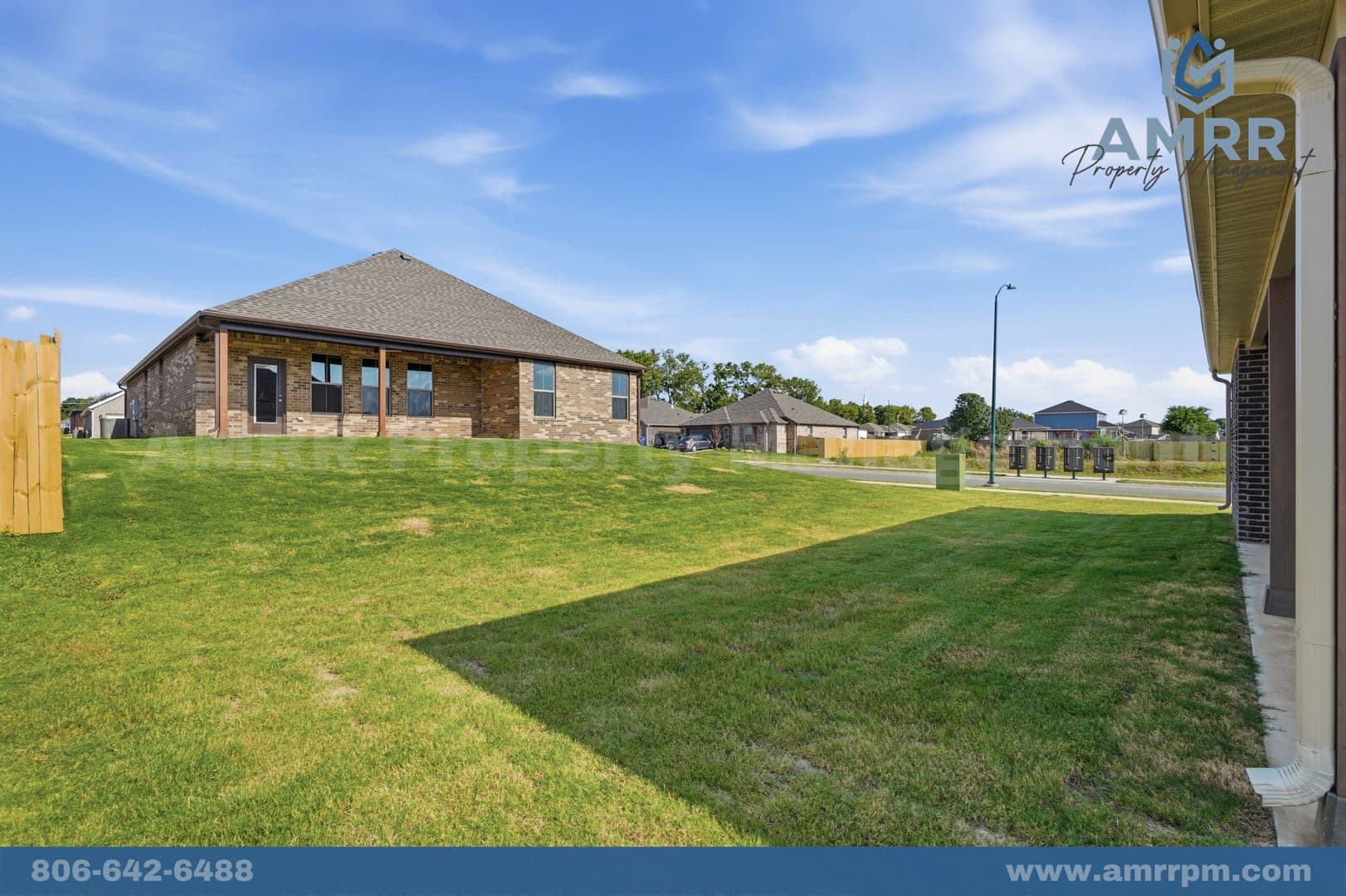 Siloam Springs House: 2301 N Lexington St
