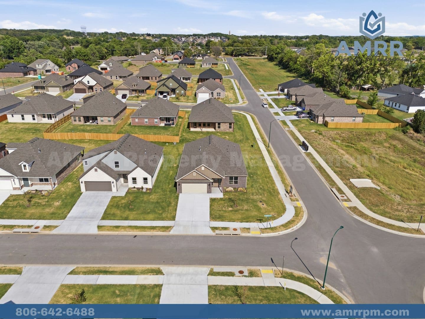 Siloam Springs House: 2301 N Lexington St
