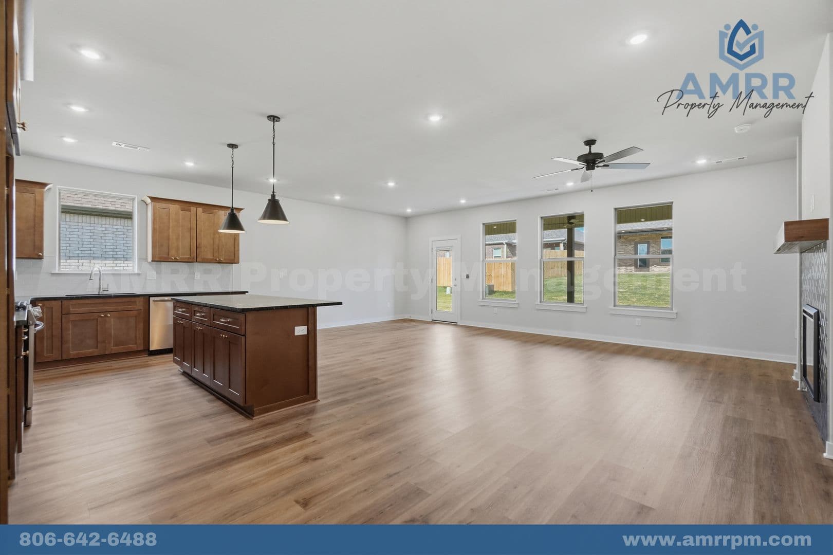 Siloam Springs House: 2301 N Lexington St