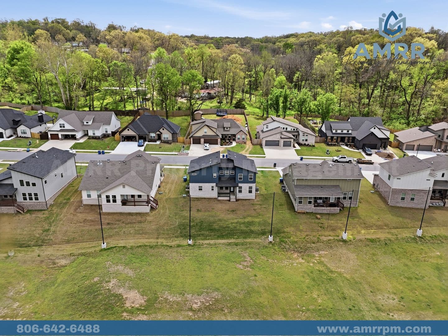 Pea Ridge House: 1124 Bunker Dr