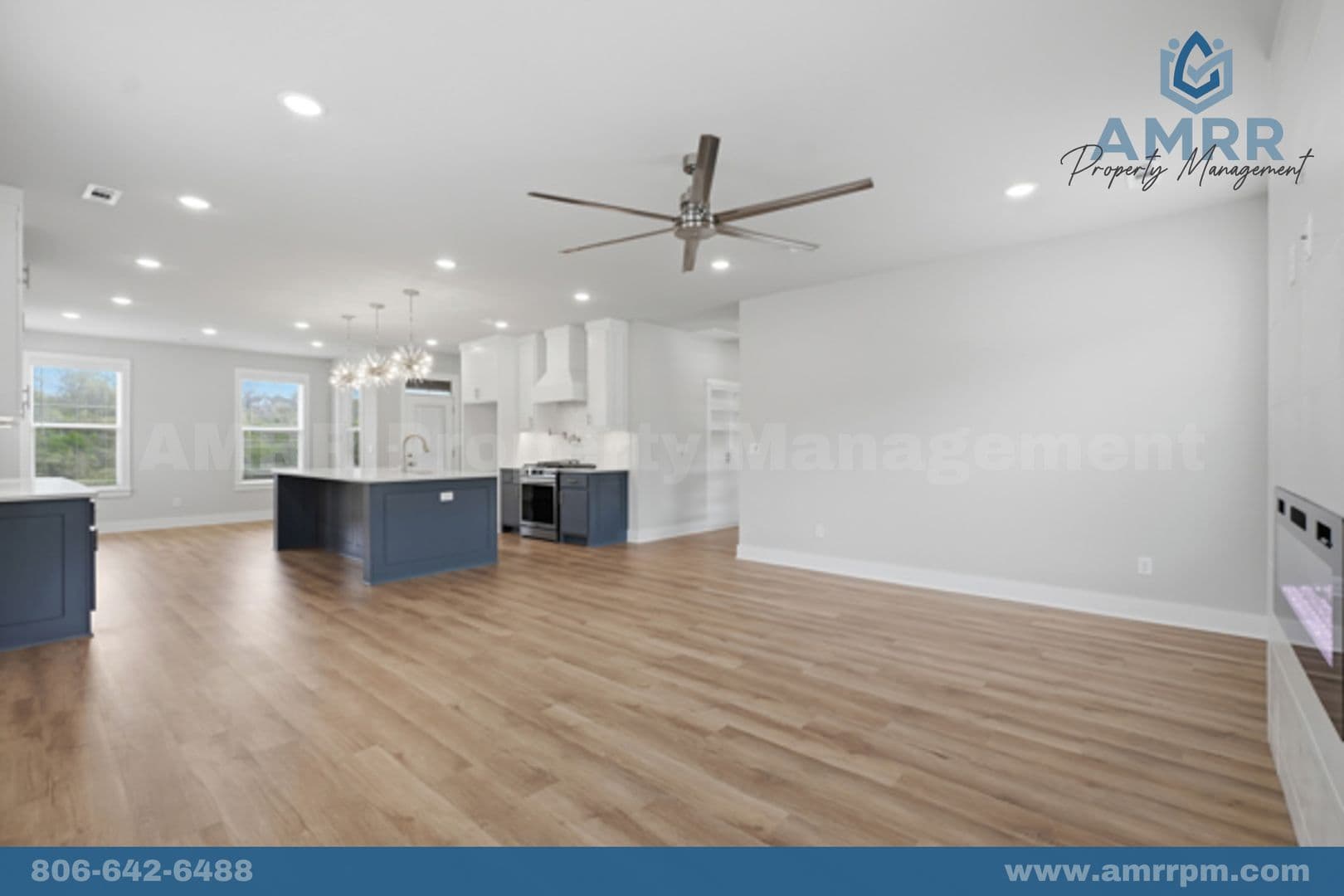 Pea Ridge House: 1124 Bunker Dr