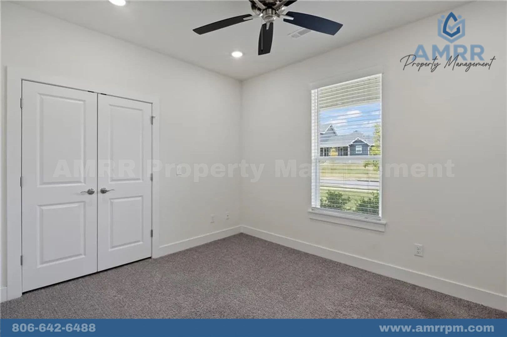 Prairie Grove House: 807 Mueller Way