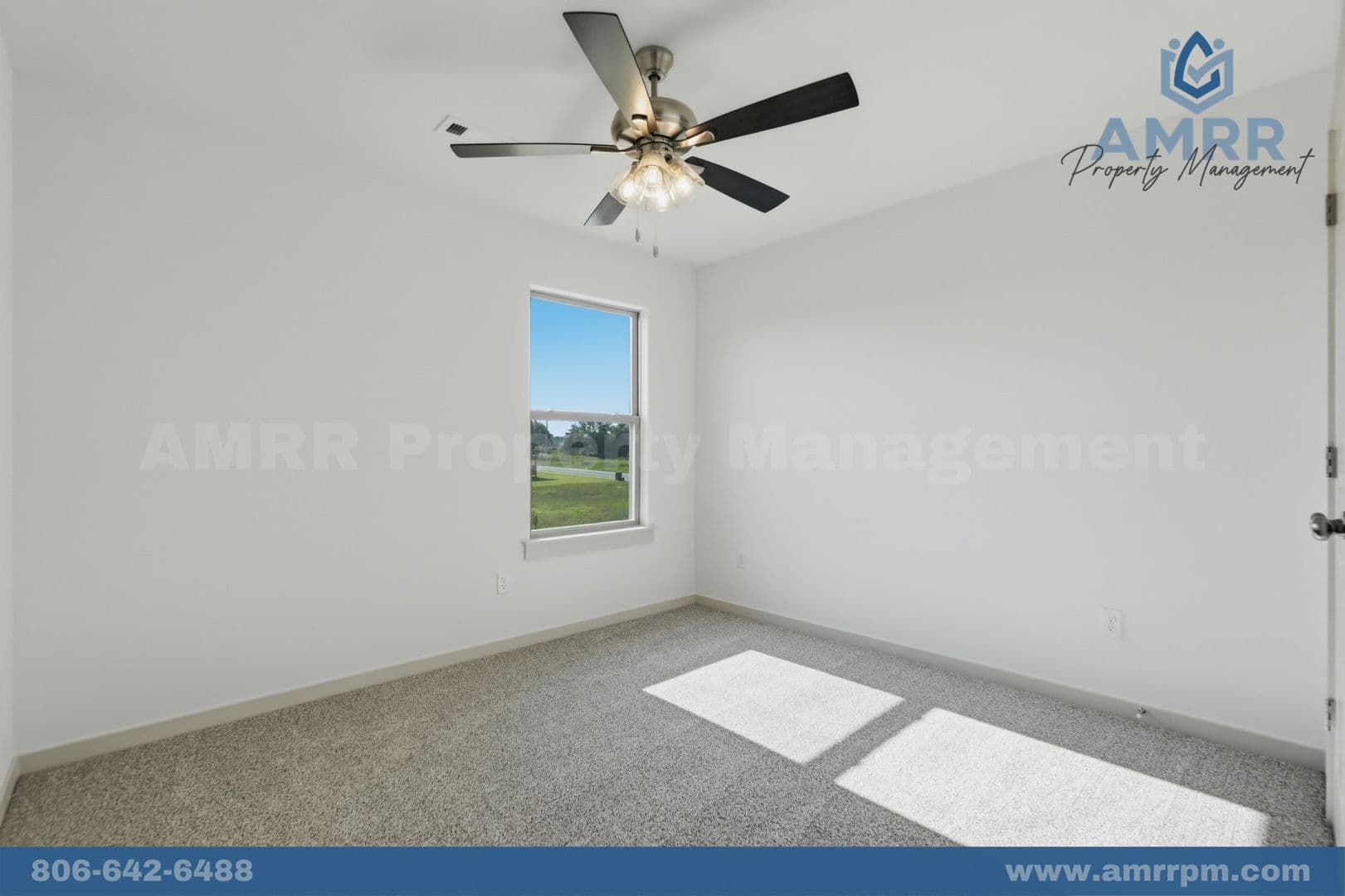 Siloam Springs House: 2304 N Zane St