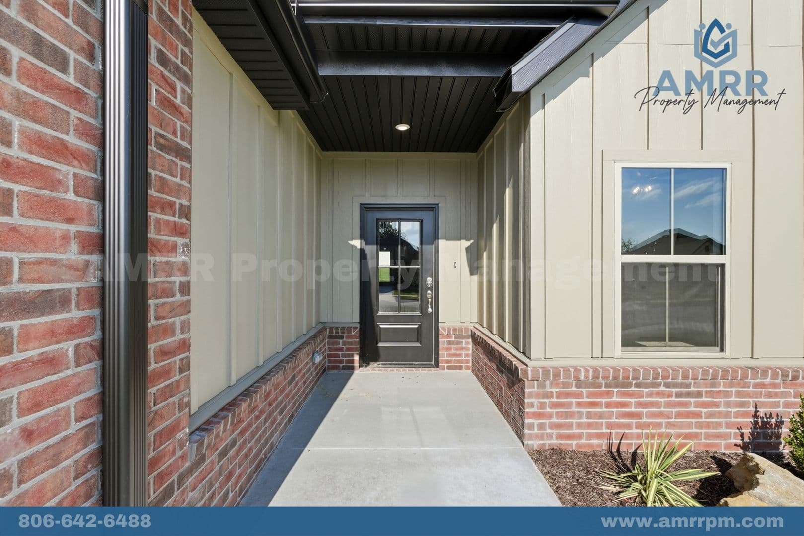 Siloam Springs House: 2307 N Lexington St