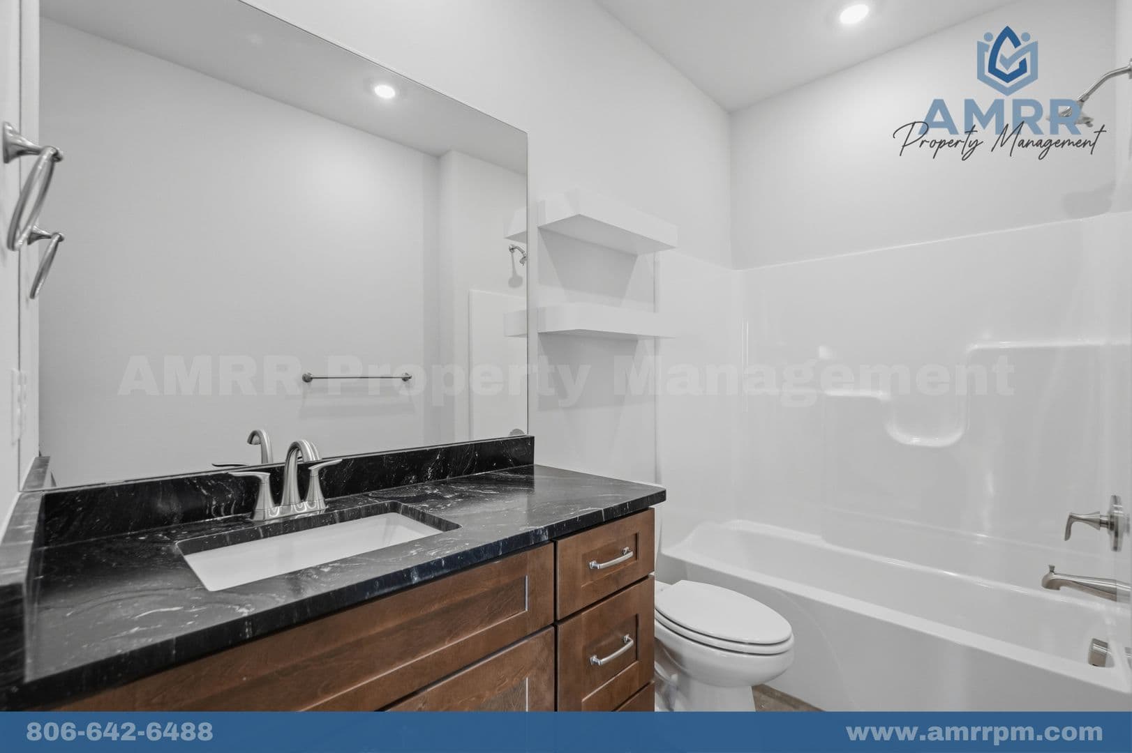 Siloam Springs House: 2301 N Lexington St