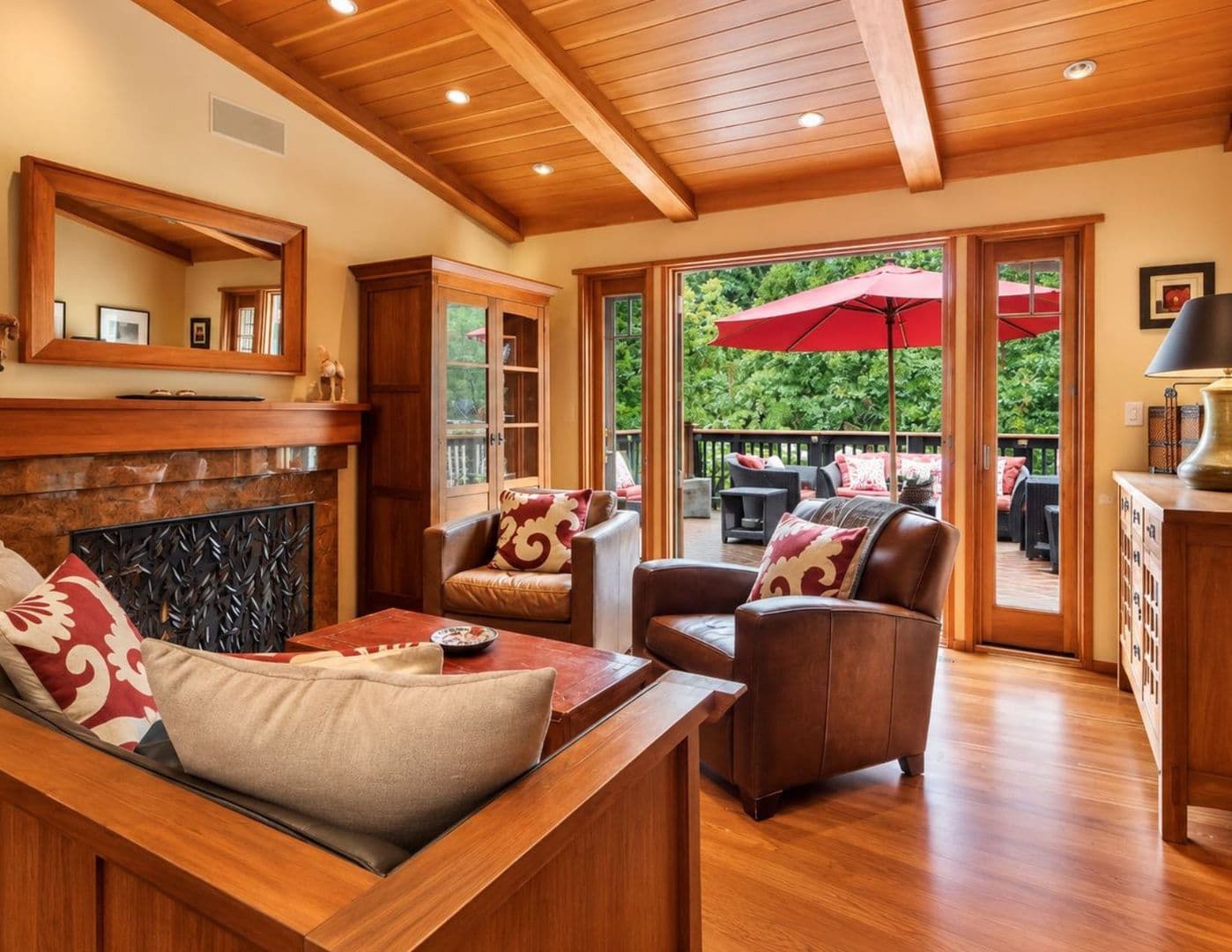 Larkspur House: 60 Frances Ave