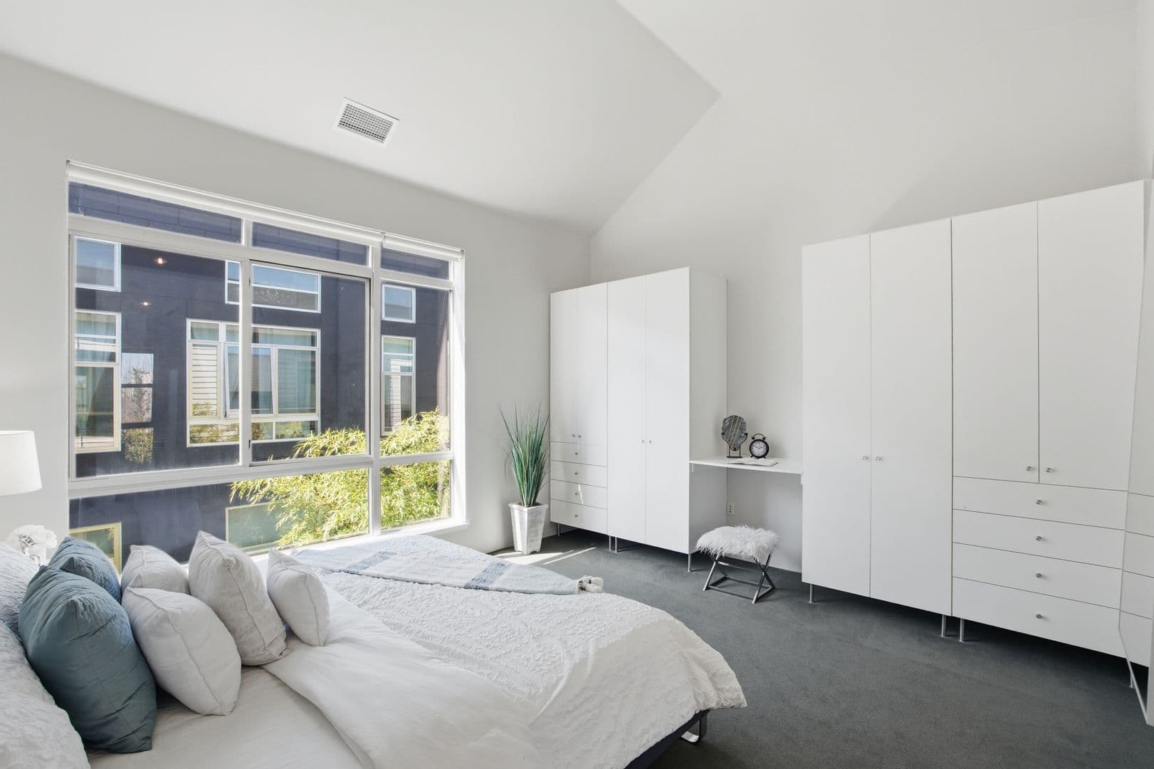 Oakland Condo: 1253 Pine St