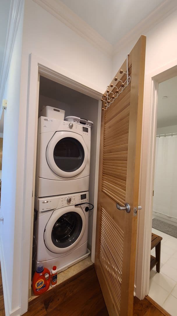 San Francisco House: 5800 3rd Street #1418