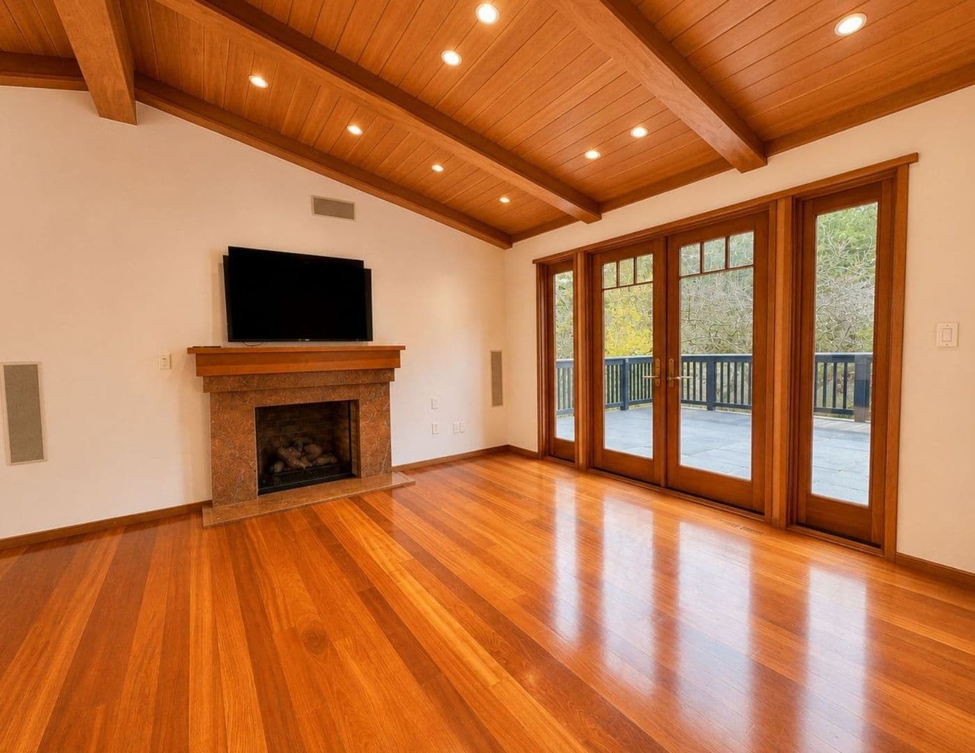 Larkspur House: 60 Frances Ave